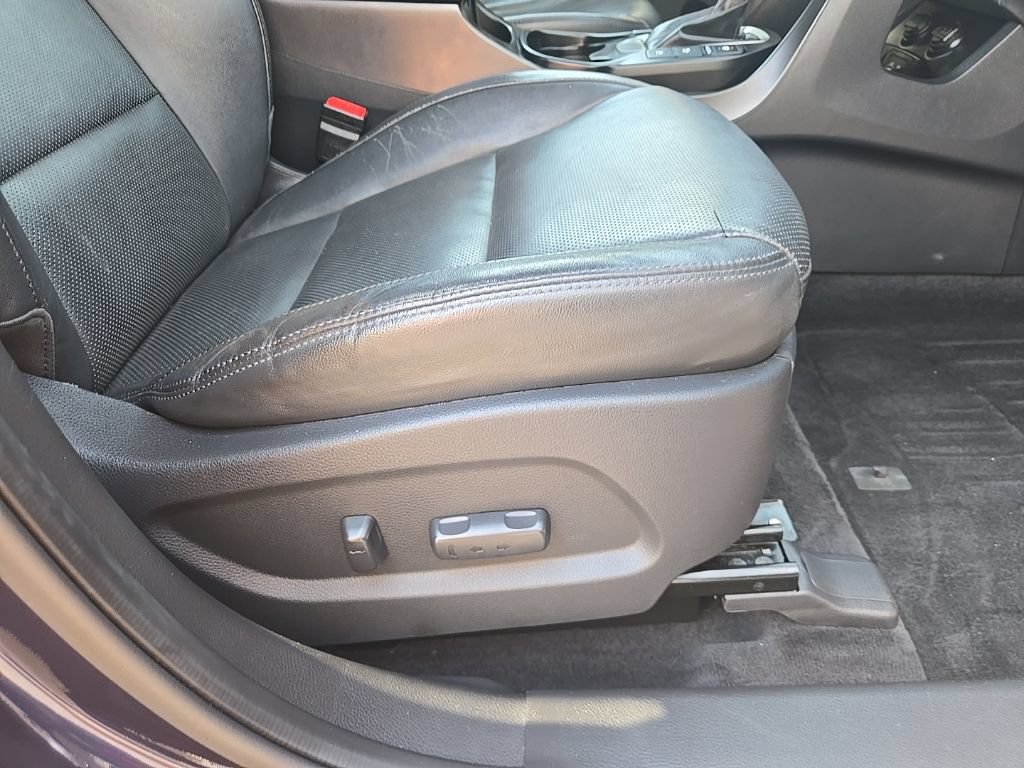 Used 2018 Hyundai Santa Fe Limited AWD/4WD image 32