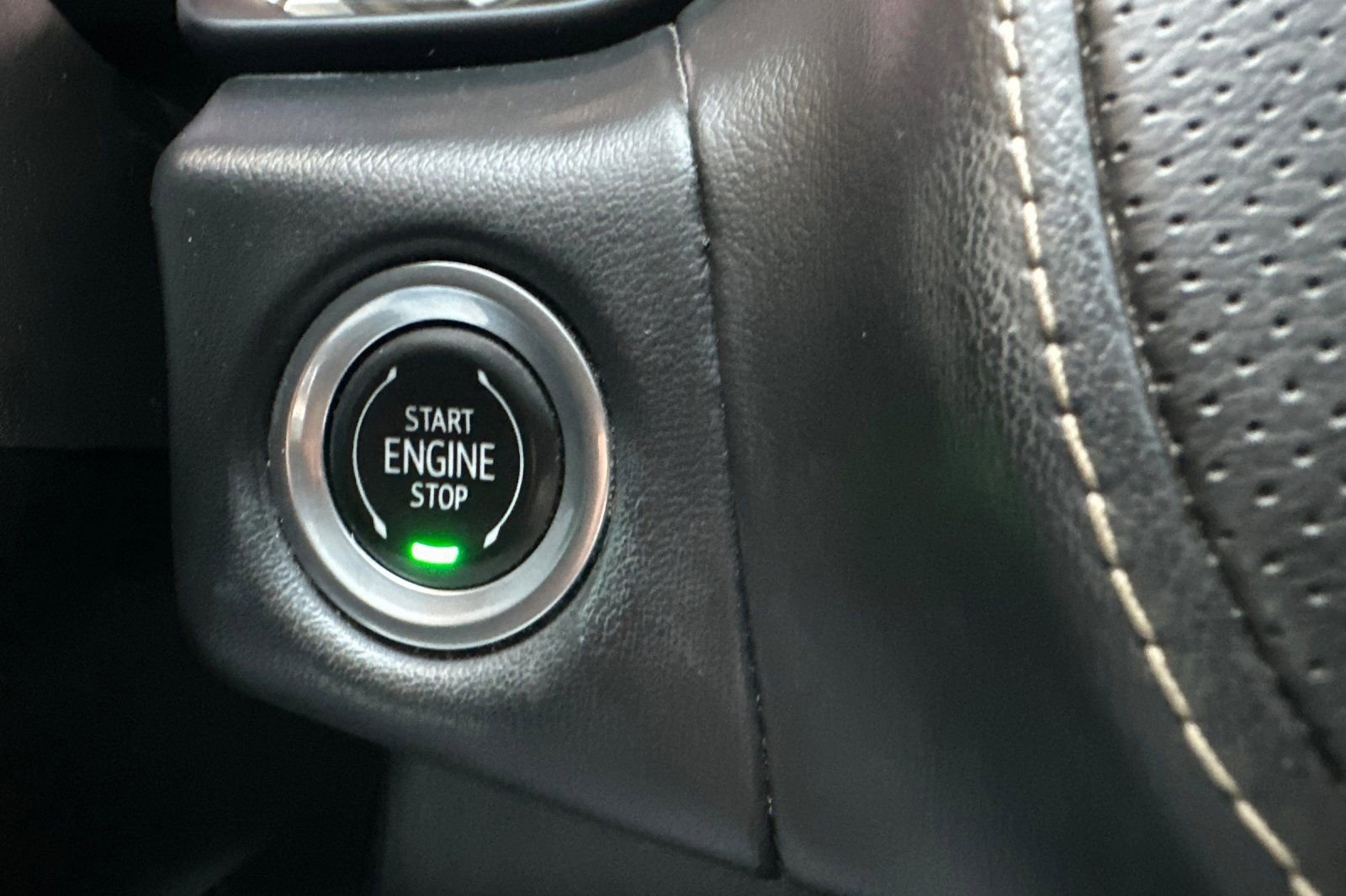 Used 2021 GMC Yukon XL SLT w/ SLT Luxury Package image 24