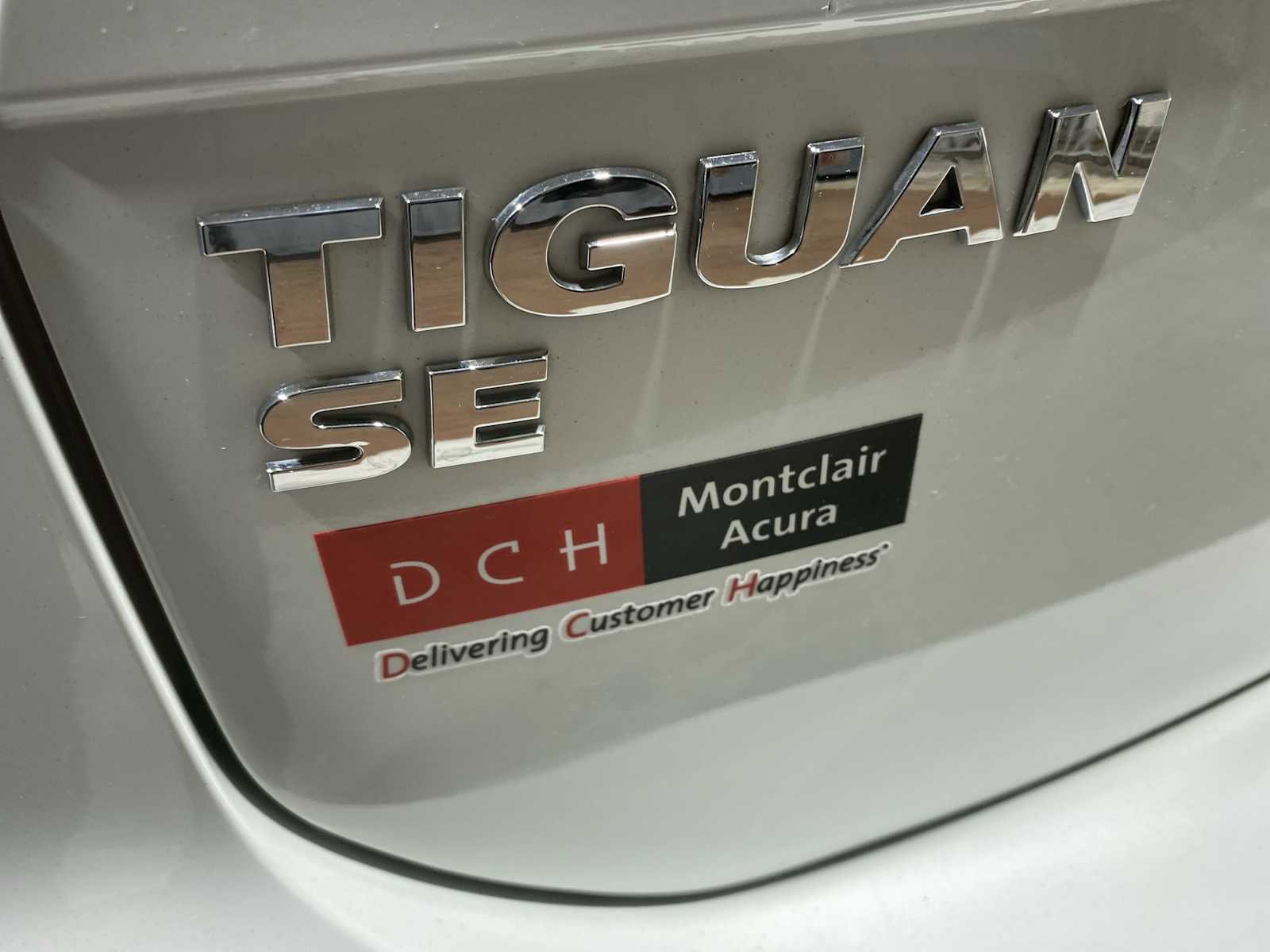 Used 2018 Volkswagen Tiguan SE w/ 3rd Row Seat Package image 7