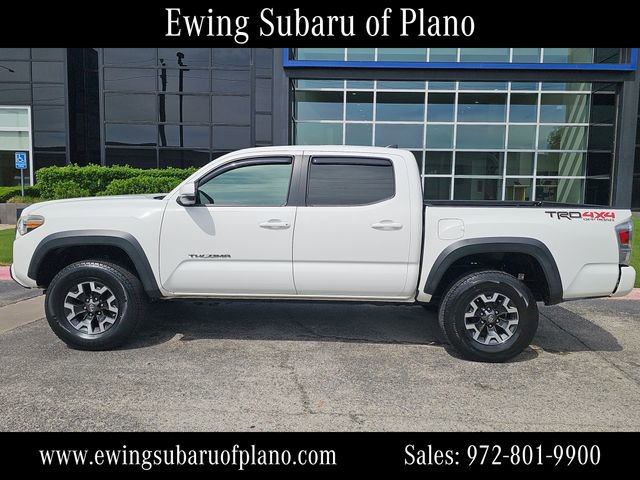 Used 2018 Toyota Tacoma SR5 AWD/4WD image 2
