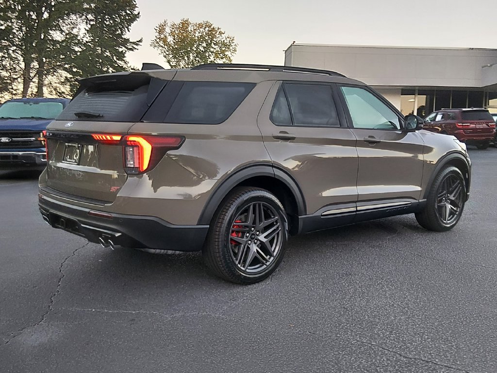 New 2027 Ford Explorer ST w/ Sun And Sound Package AWD/4WD image 4