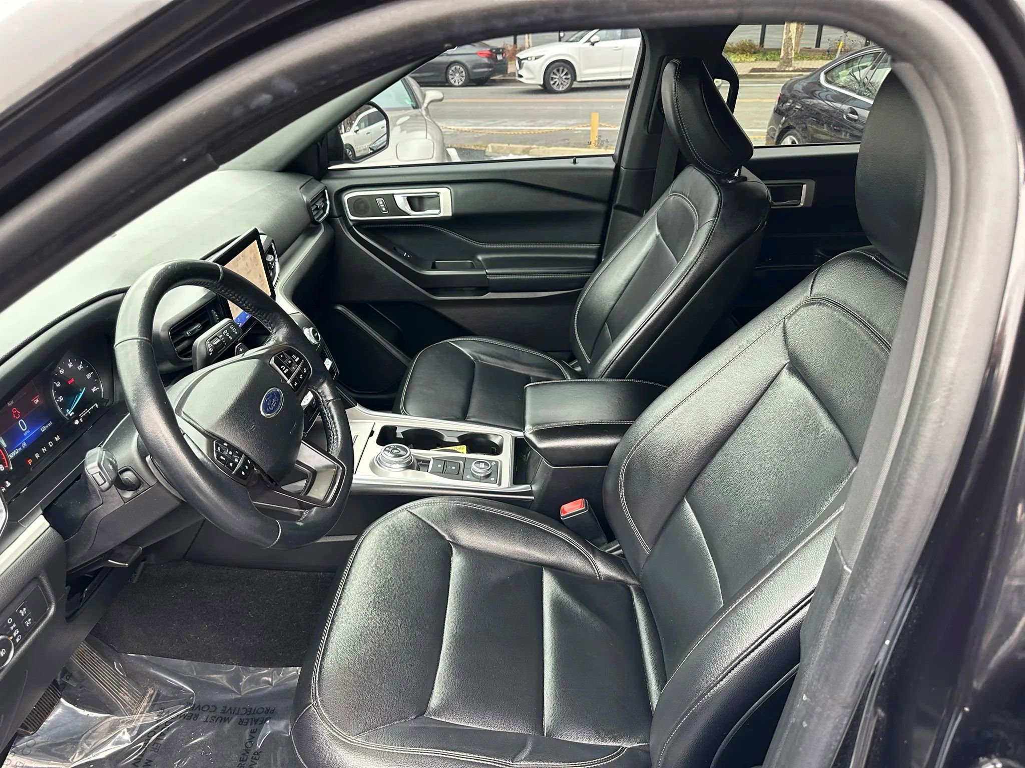 Used 2020 Ford Explorer XLT w/ Equipment Group 202A image 24