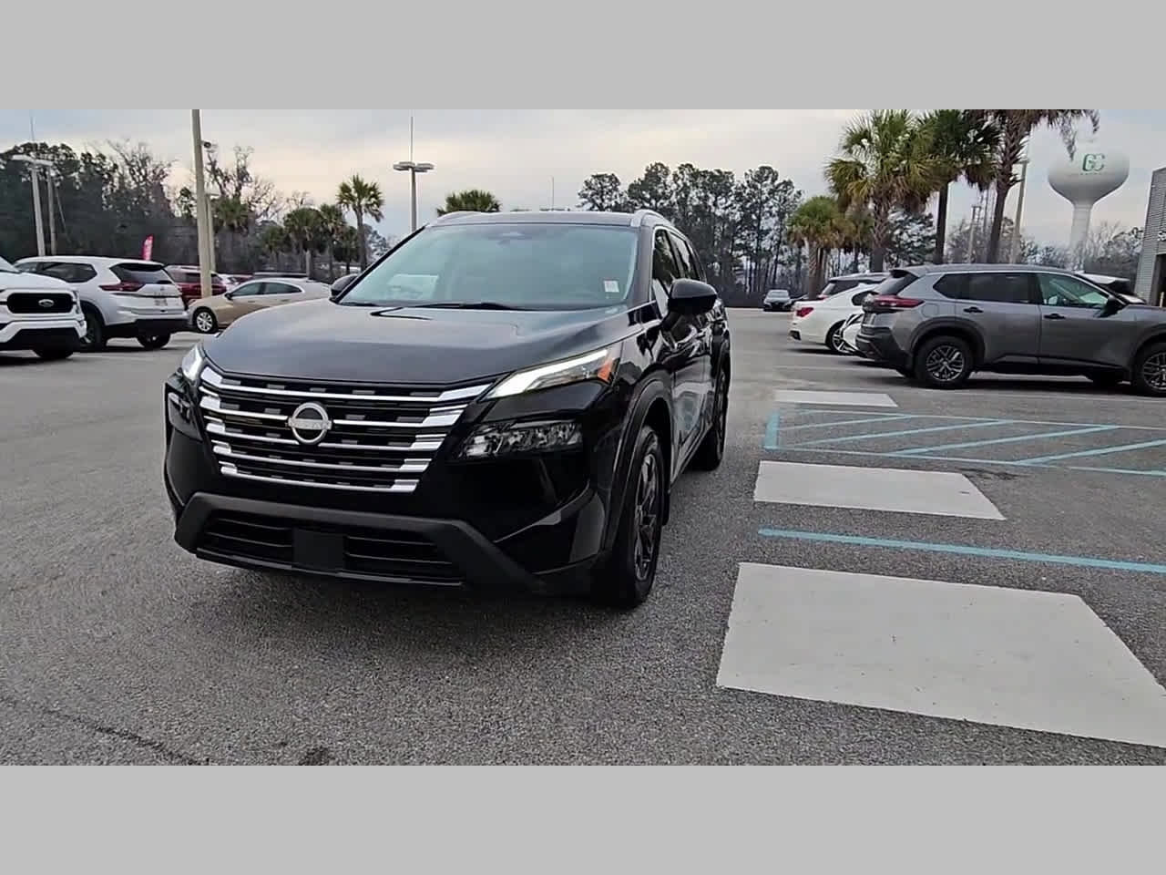 Used 2024 Nissan Rogue SV w/ SV Premium Package image 21