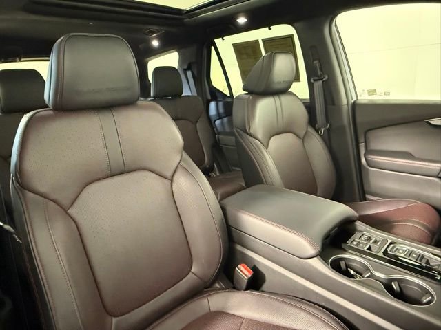 Used 2025 Honda Pilot Black Edition image 59