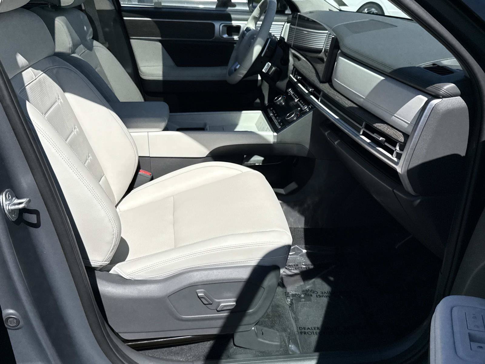 Certified 2025 Hyundai Santa Fe Limited AWD/4WD image 20