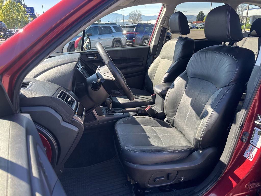 Used 2017 Subaru Forester 2.5i Touring AWD/4WD image 10