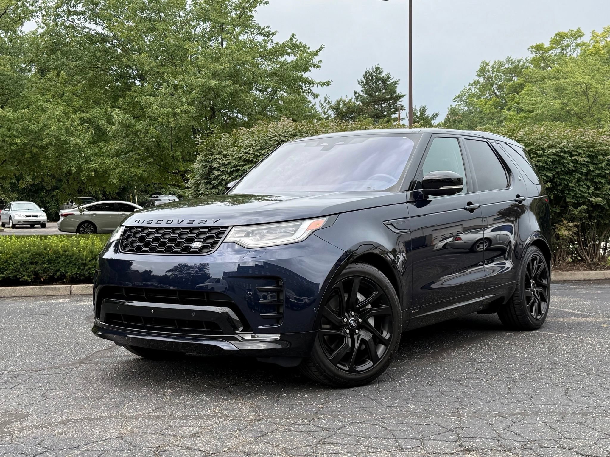 Used 2021 Land Rover Discovery S R-Dynamic AWD/4WD image 1