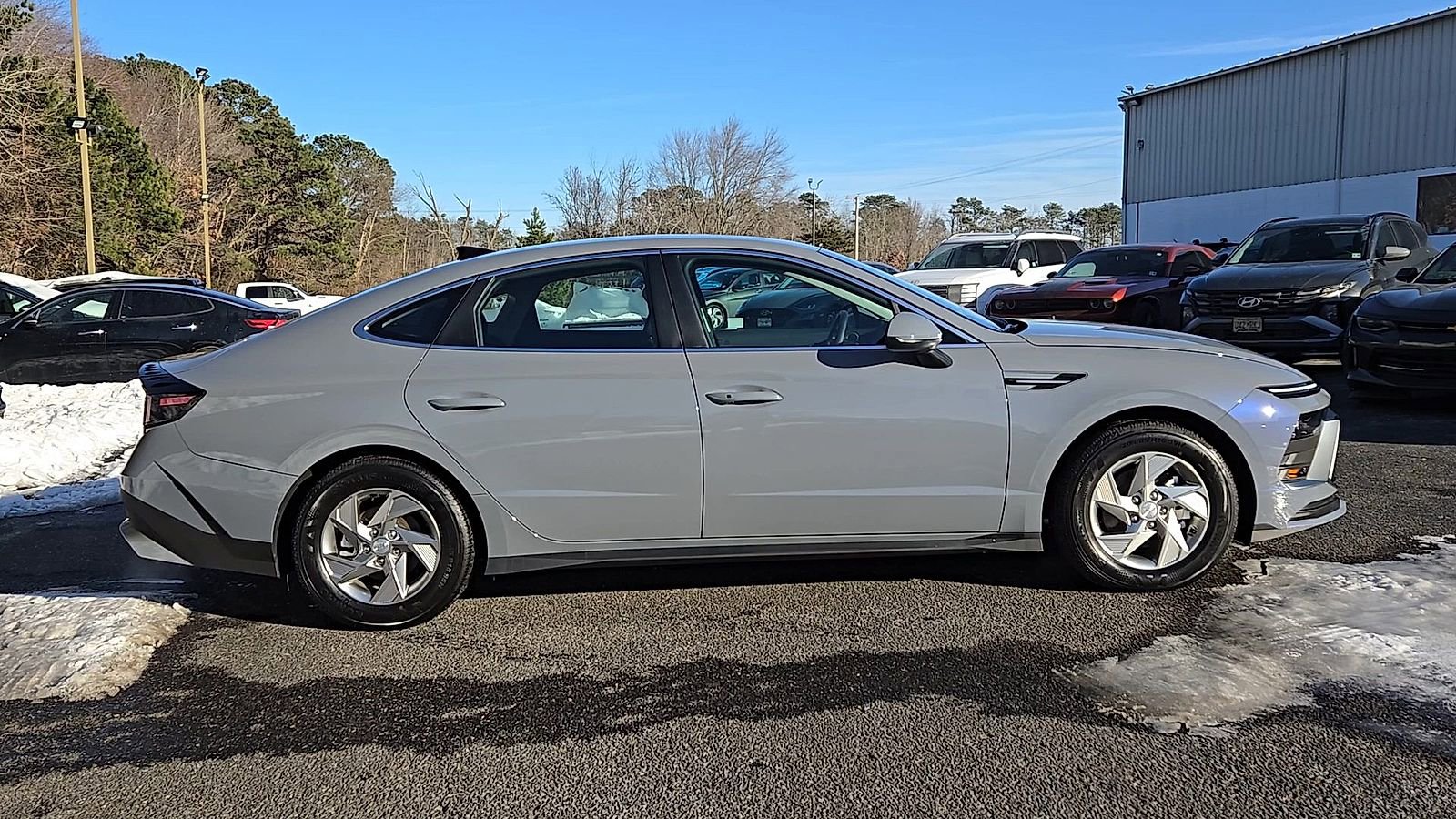 Used 2025 Hyundai Sonata SE image 9