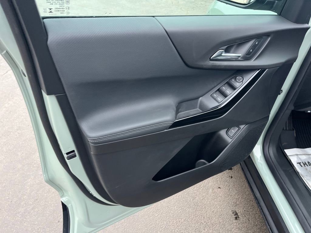 New 2026 Chevrolet Equinox LT image 18