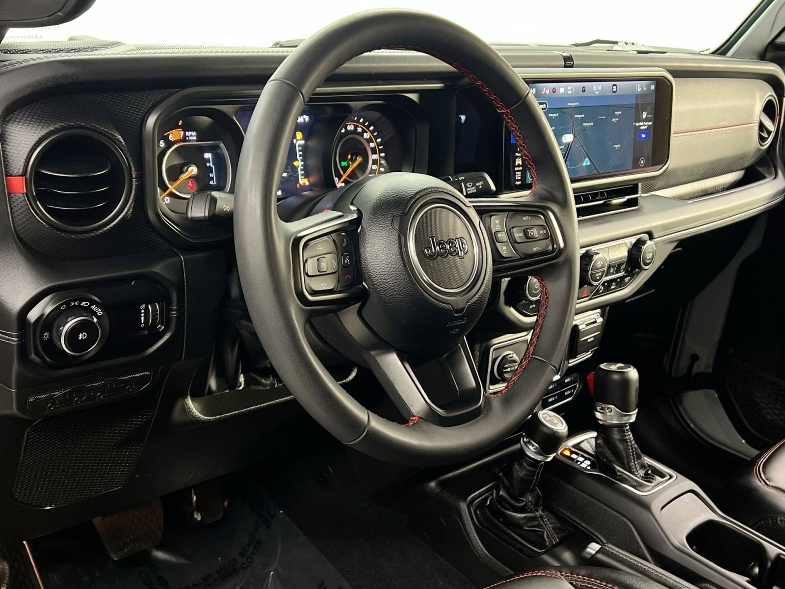 Used 2024 Jeep Wrangler Unlimited Rubicon w/ Technology Group image 7