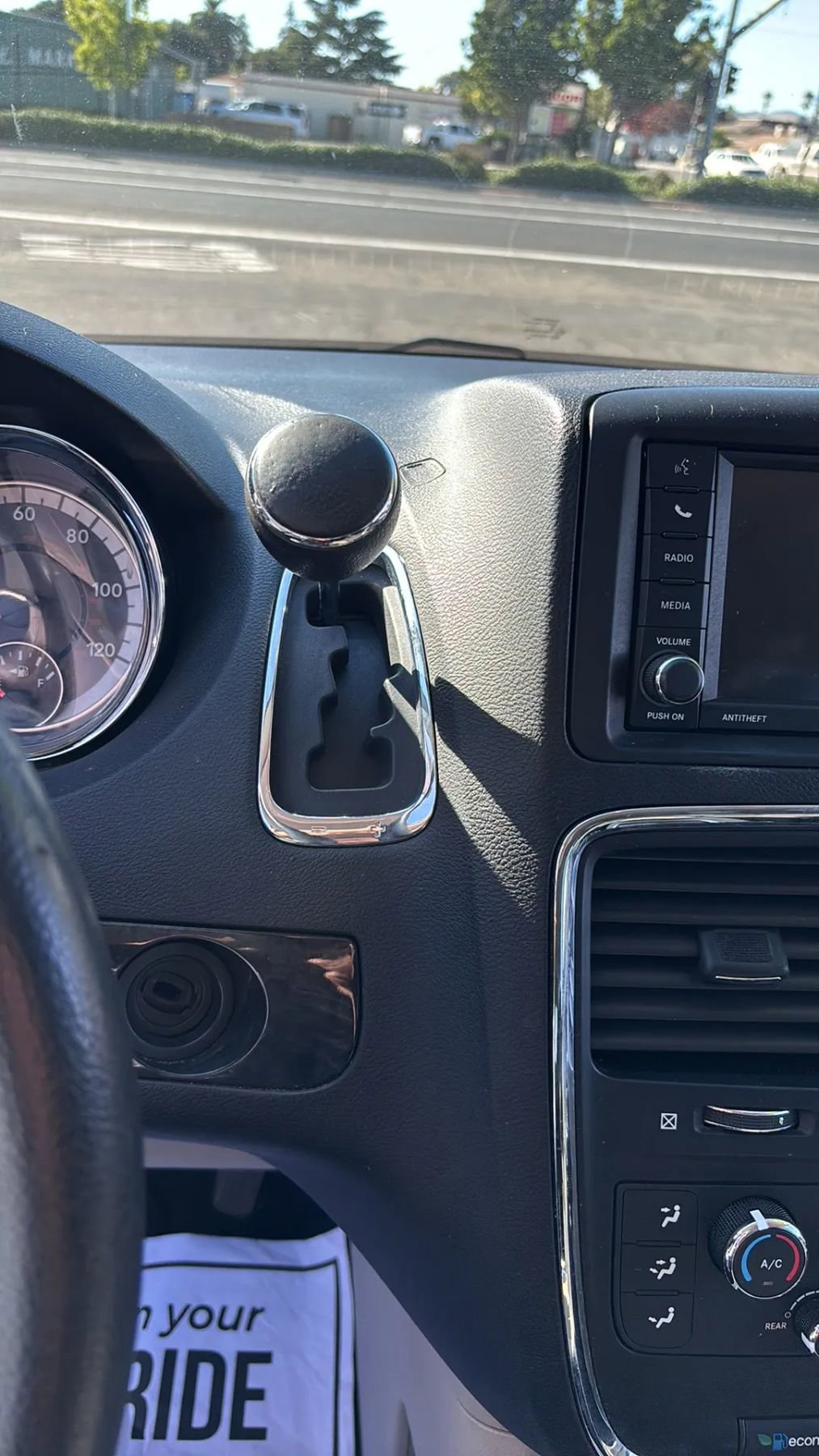 Used 2016 Dodge Grand Caravan SXT image 16