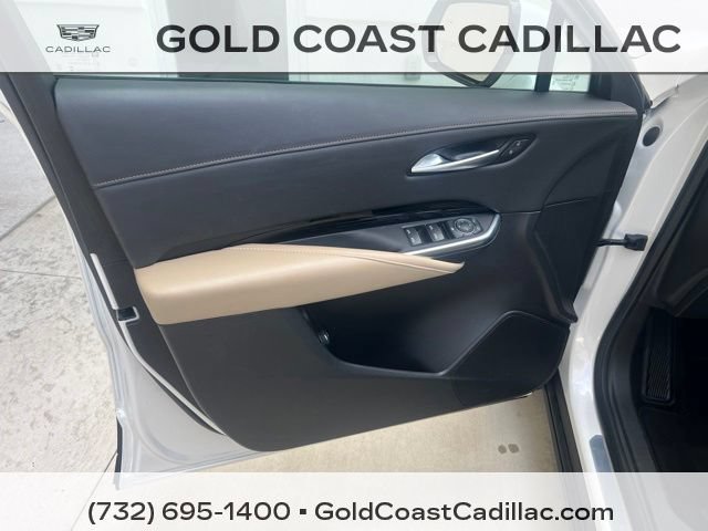 Certified 2024 Cadillac XT4 Luxury w/ Cold Weather Package AWD/4WD image 17