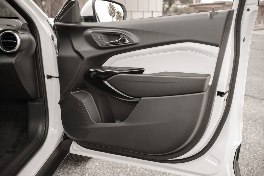 New 2026 Chevrolet Trax LT w/ Driver Confidence Package FWD image 30