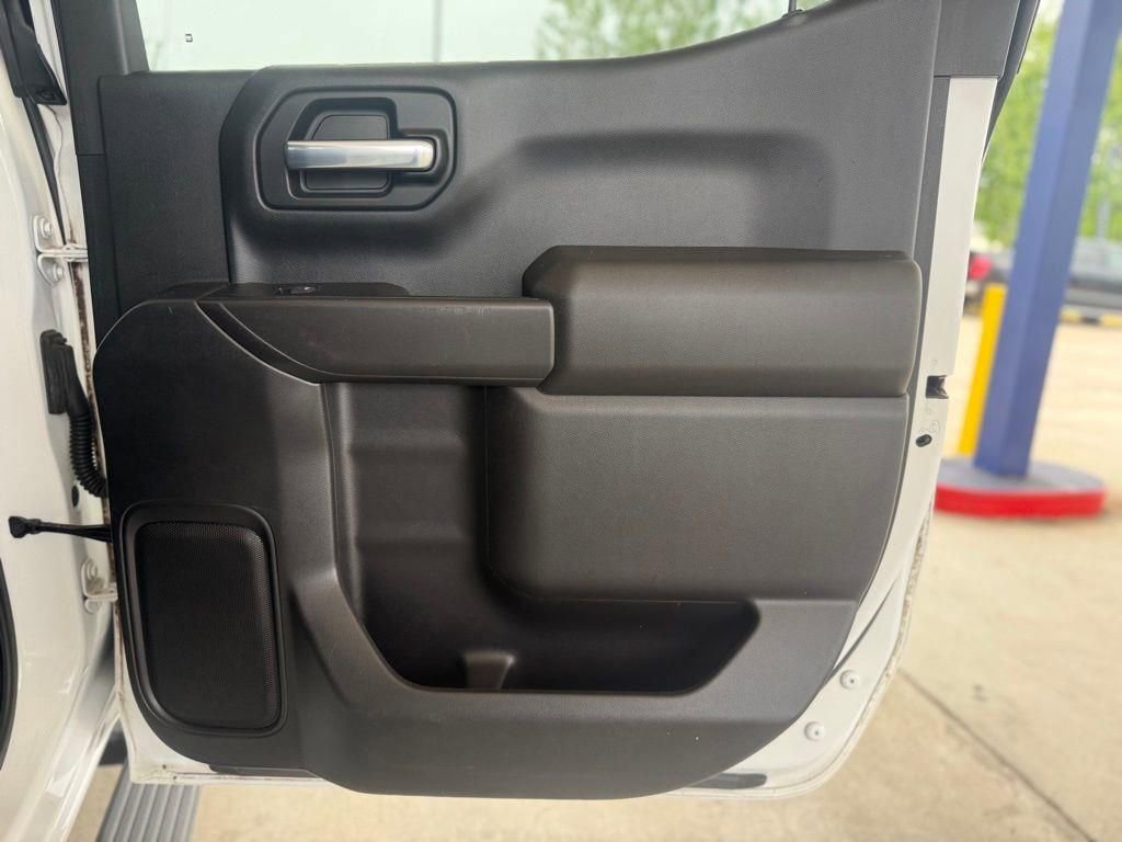 Used 2019 Chevrolet Silverado 1500 Custom Trail Boss w/ Custom Convenience Package AWD/4WD image 19