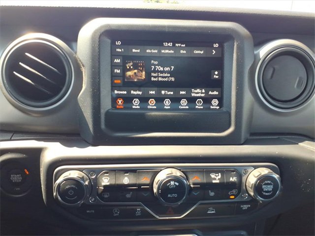 Certified 2022 Jeep Gladiator Willys image 26