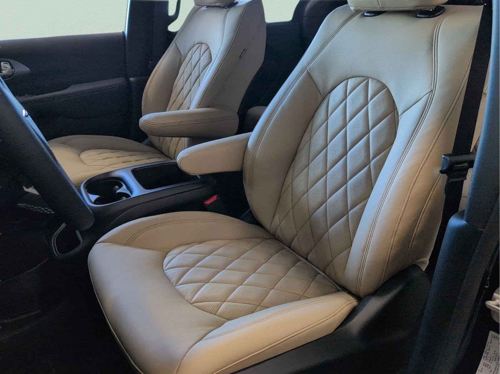 New 2026 Chrysler Pacifica Select image 35