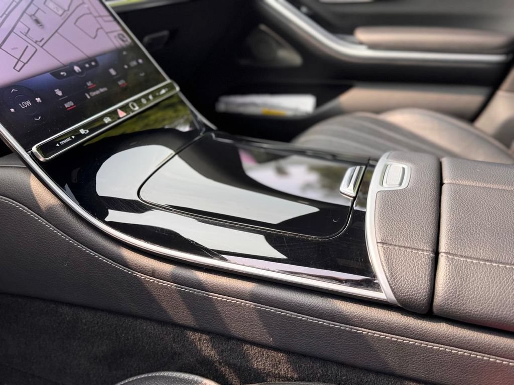 Used 2022 Mercedes-Benz S 500 4MATIC w/ 3D Technology Package image 19