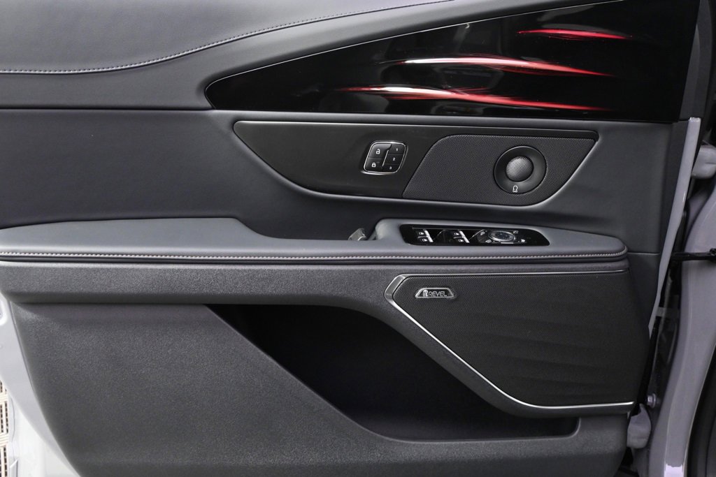 New 2026 Lincoln Nautilus Reserve w/ Jet Appearance Package image 22