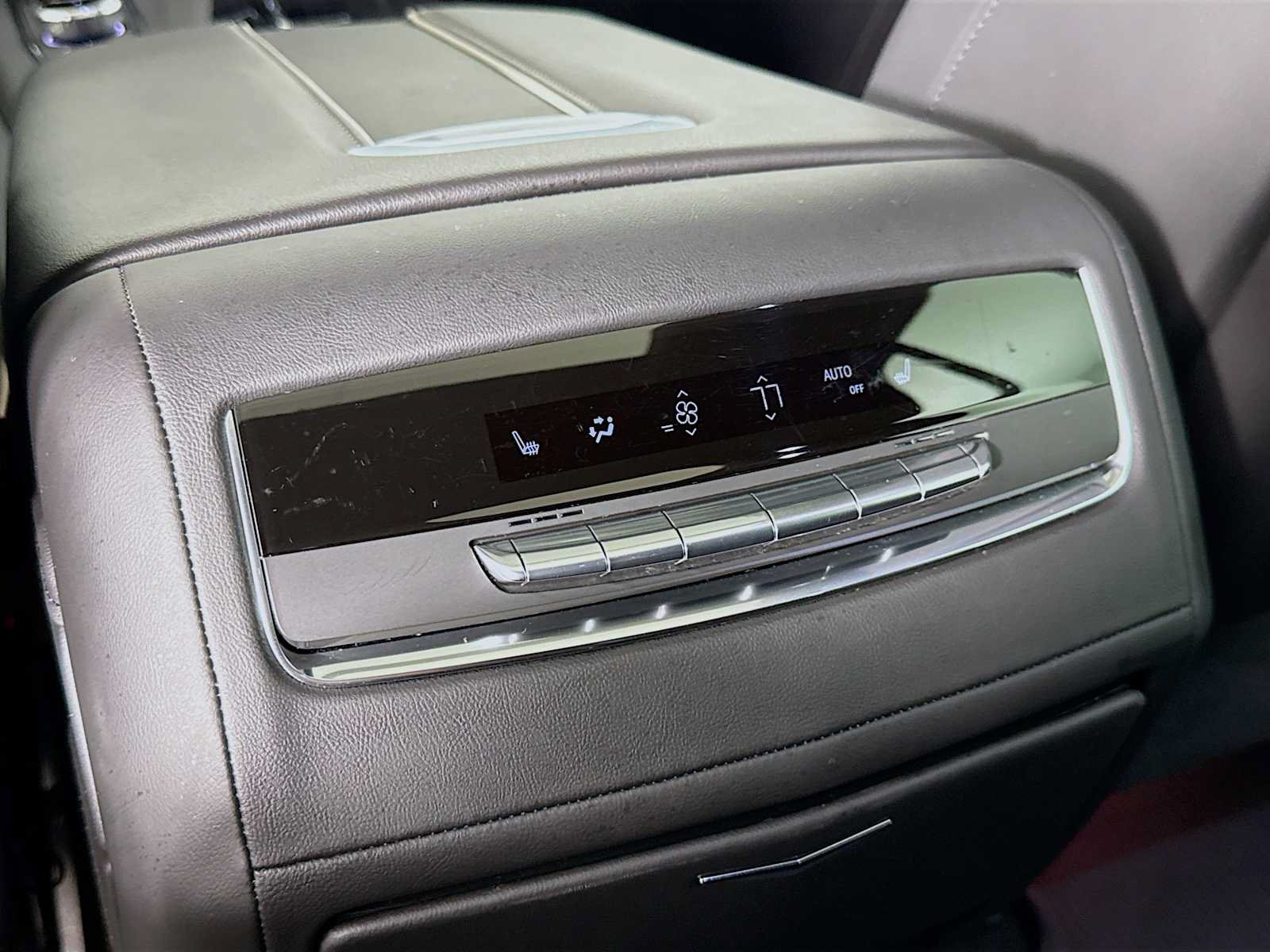 Used 2023 Cadillac Escalade Sport w/ LPO, ONYX Package AWD/4WD image 25
