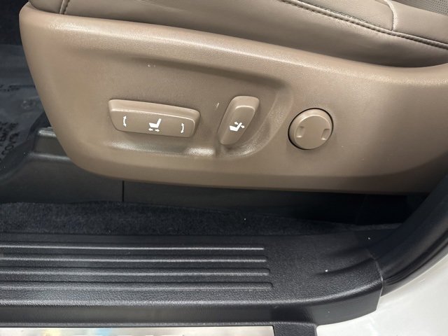 Used 2021 Lexus GX 460 Premium w/ Premium Package image 11