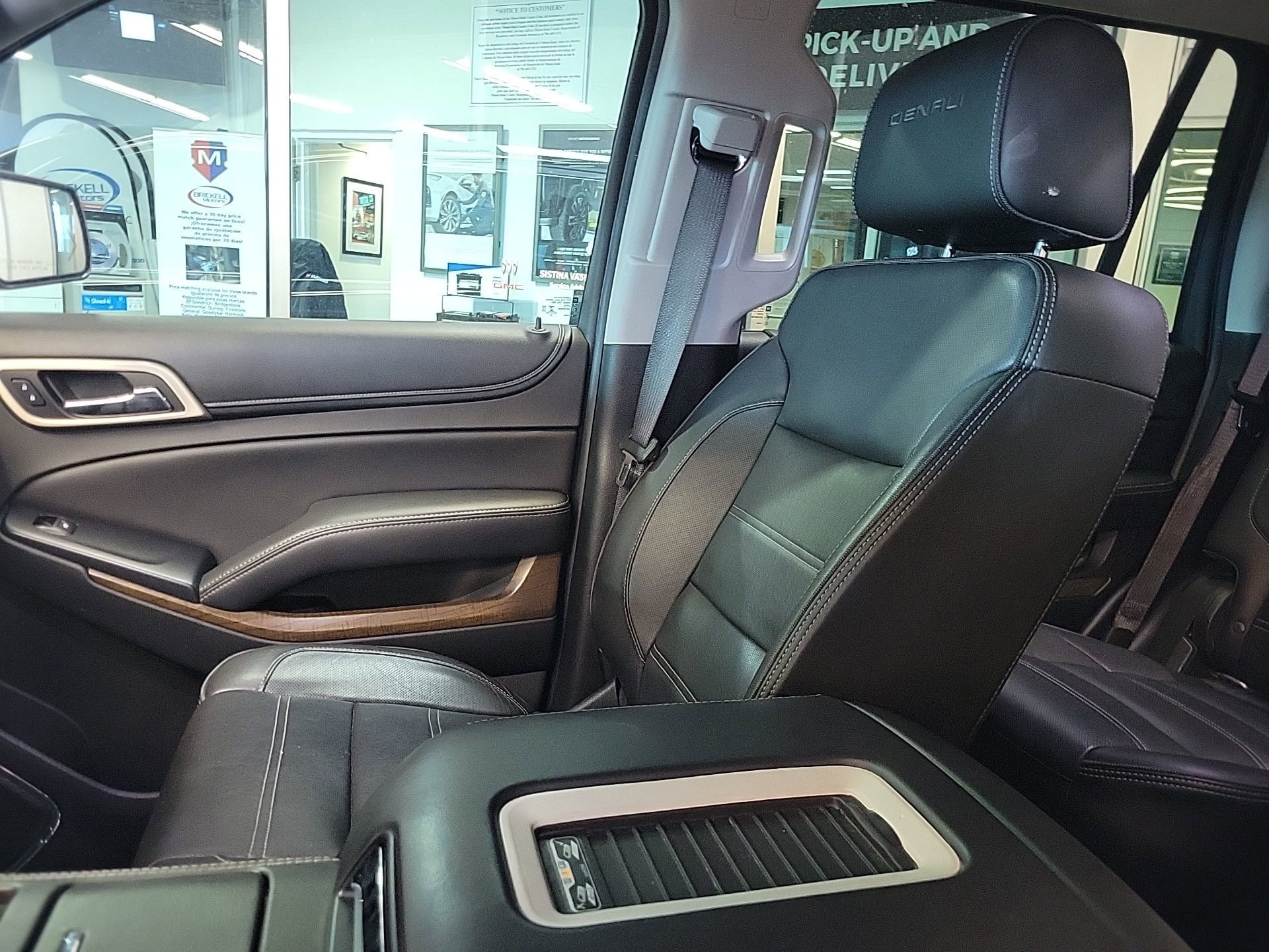 Used 2018 GMC Yukon Denali w/ Denali Ultimate Package image 47