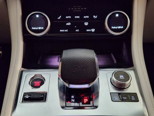 Used 2024 Jaguar F-PACE SVR image 18