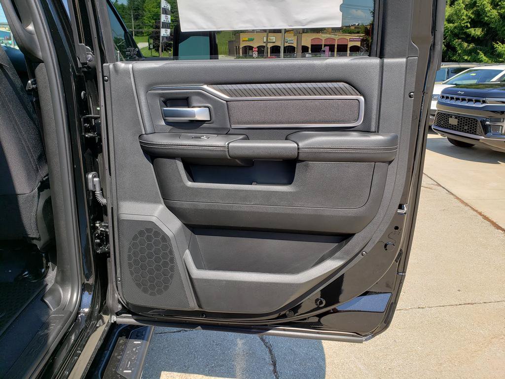 New 2026 RAM 2500 Big Horn AWD/4WD image 18