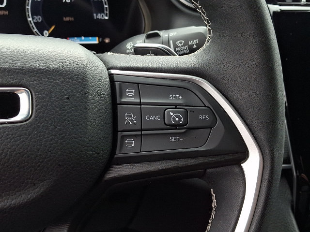 Certified 2025 Jeep Grand Cherokee L Laredo w/ Luxury Tech Group I AWD/4WD image 22