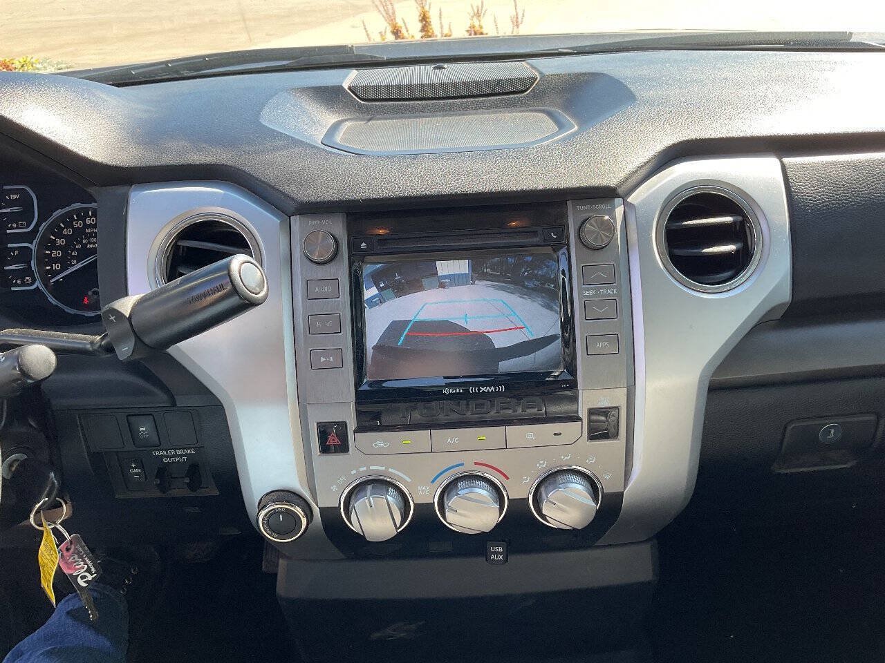 Used 2019 Toyota Tundra SR5 AWD/4WD image 15
