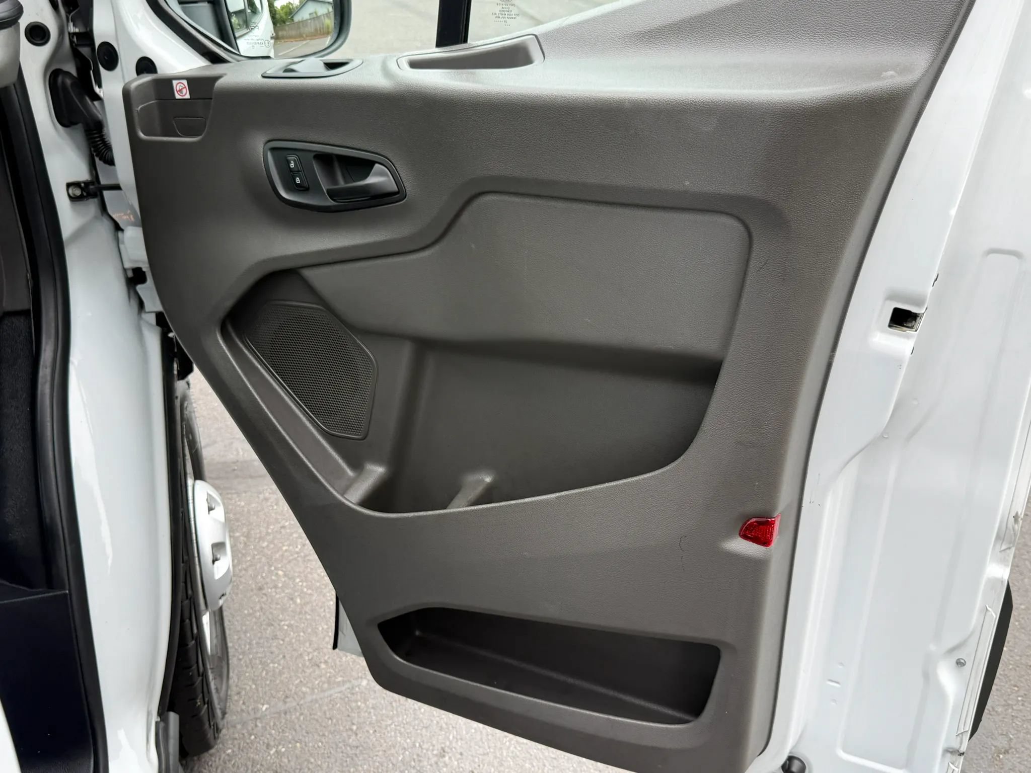 Used 2020 Ford Transit 350 Medium Roof RWD image 24