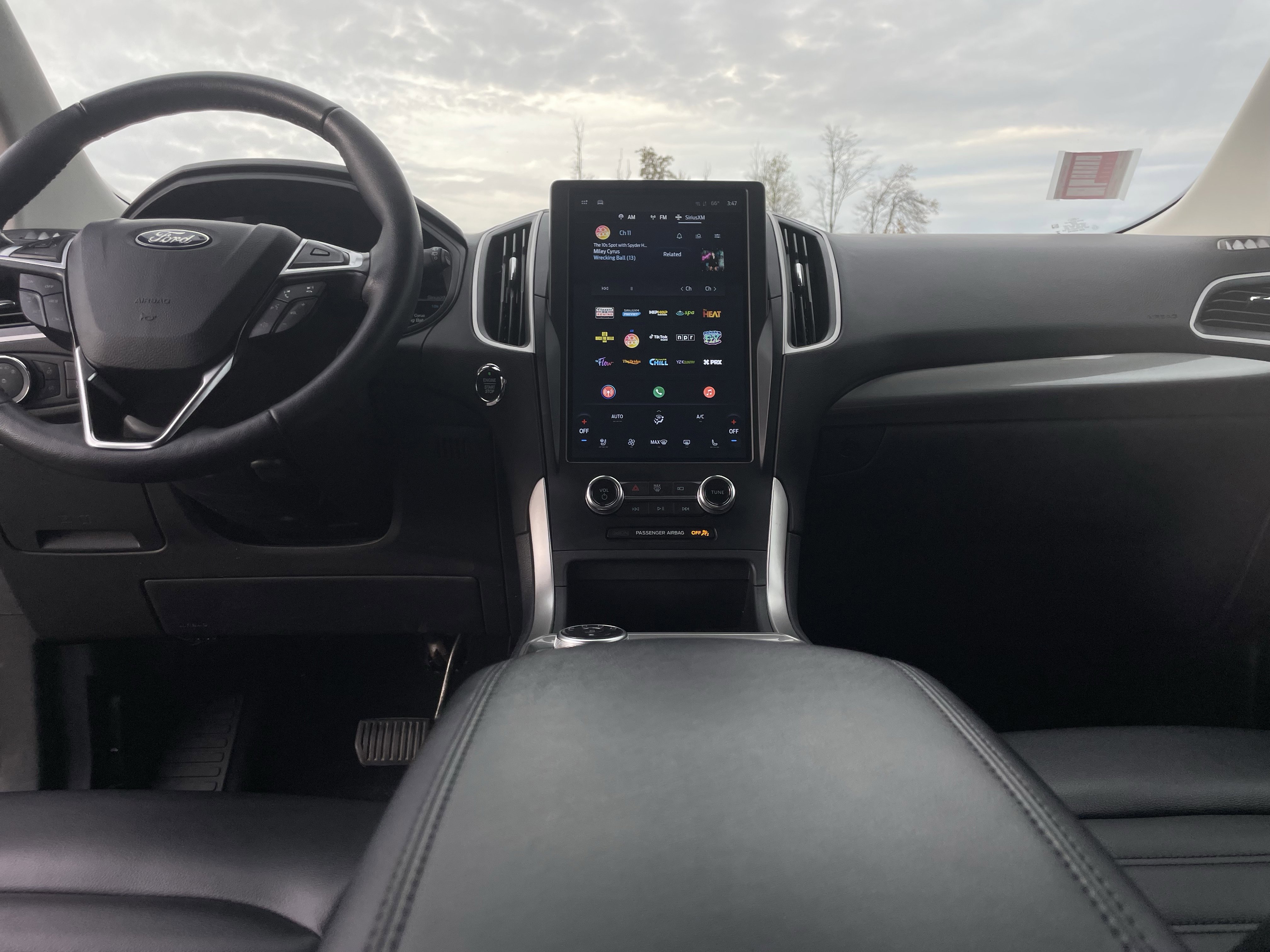 Used 2024 Ford Edge SEL w/ Convenience Package image 1