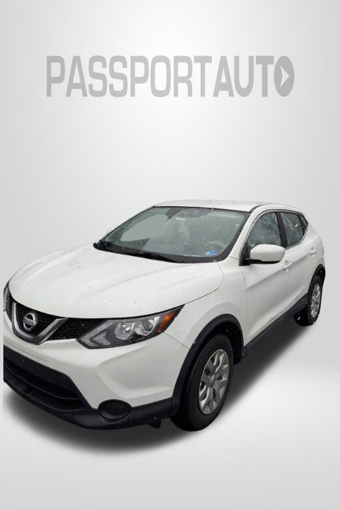 Used 2019 Nissan Rogue Sport S image 1