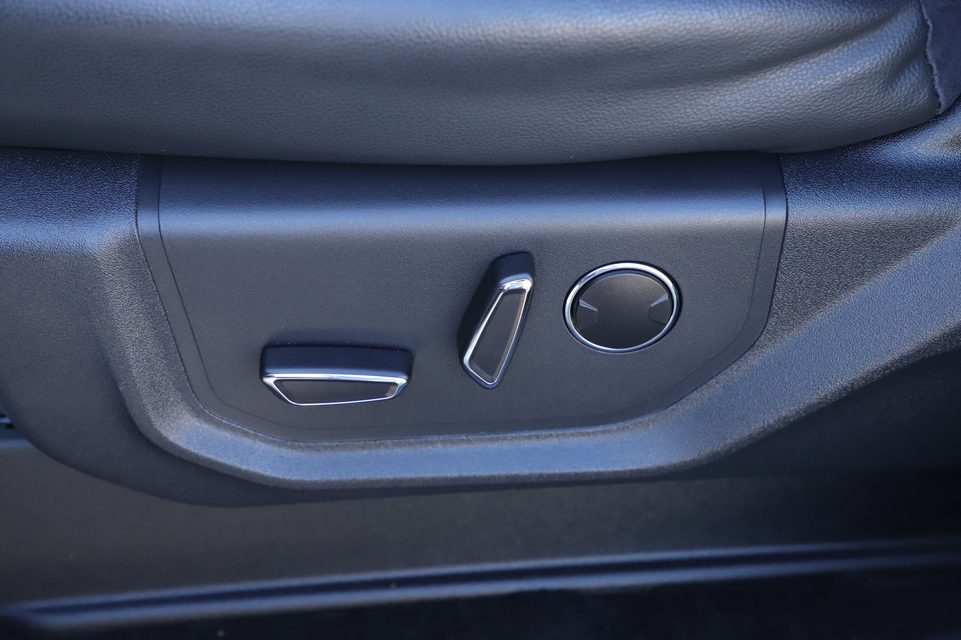 Used 2022 Ford Expedition Limited image 22