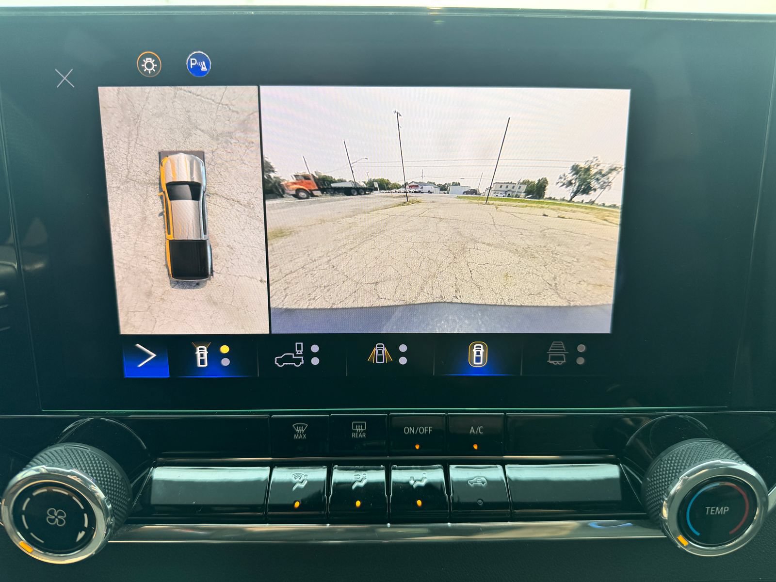 Used 2024 Chevrolet Colorado Trail Boss w/ Technology Package AWD/4WD image 20