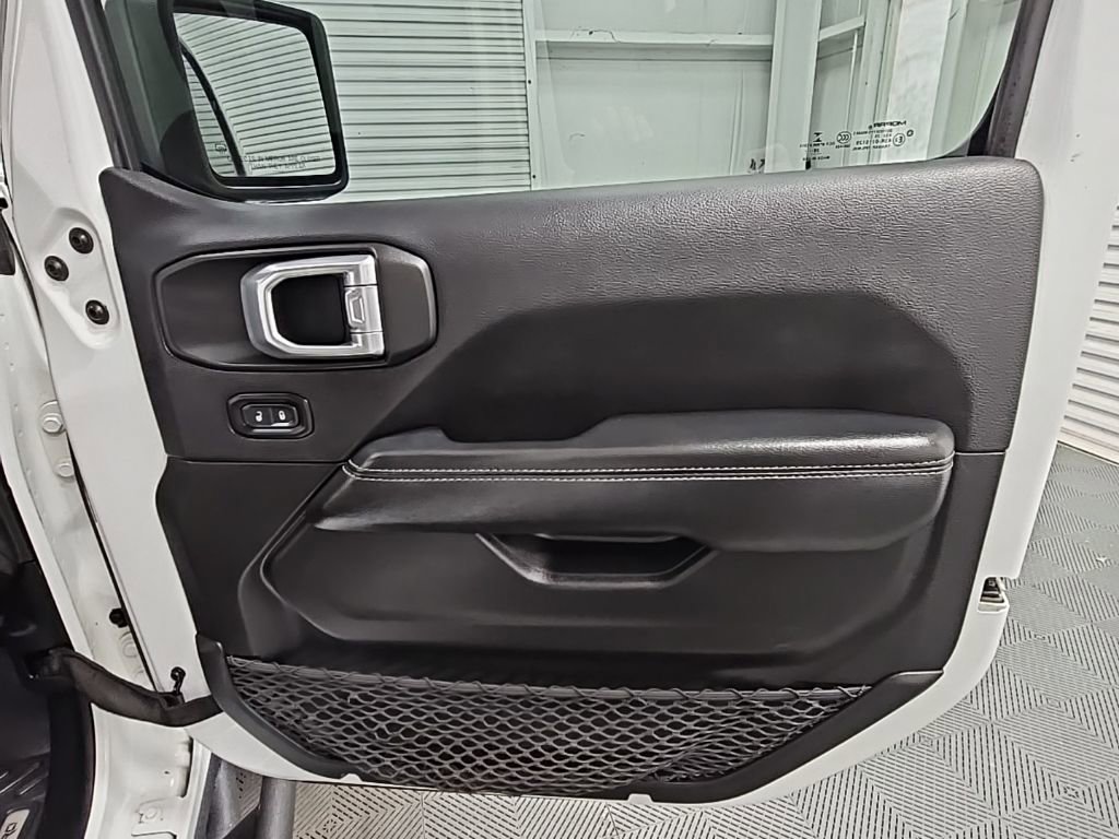Used 2021 Jeep Wrangler Unlimited Sahara image 38