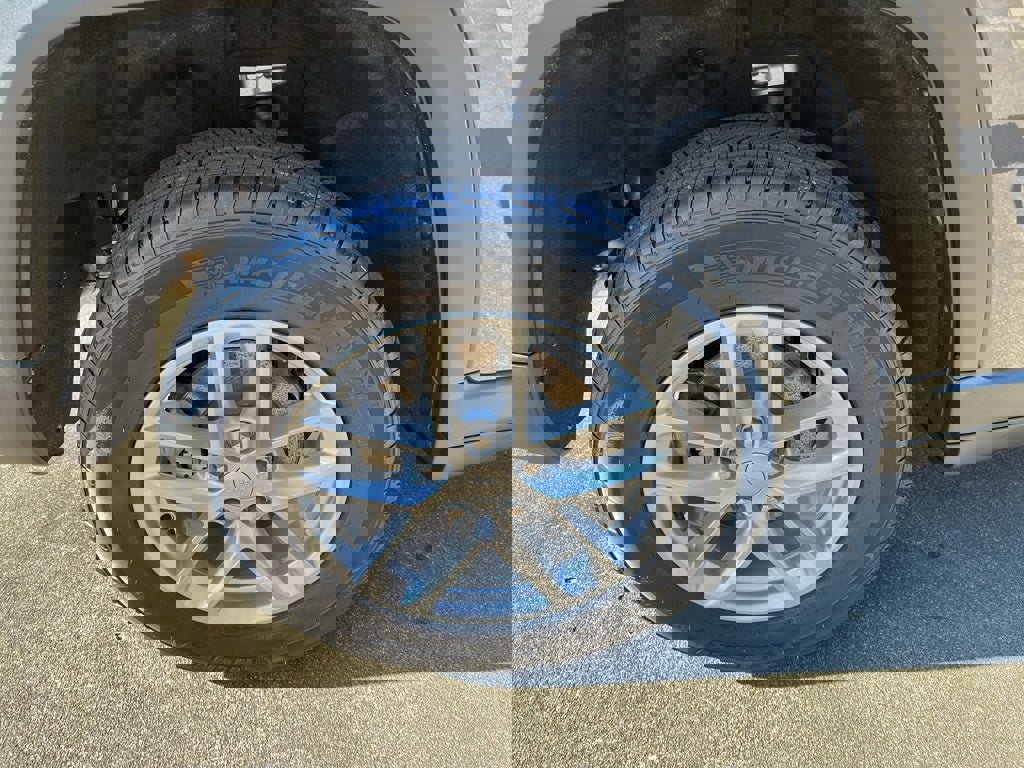 New 2025 Jeep Grand Cherokee Laredo X w/ Luxury Tech Group I image 9