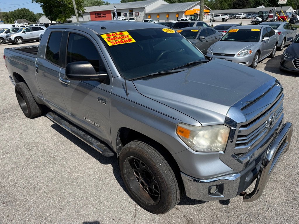Used 2016 Toyota Tundra SR5 w/ SR5 Upgrade Package RWD video 1