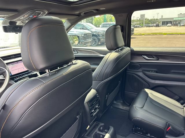New 2026 Jeep Grand Cherokee L Limited AWD/4WD image 10