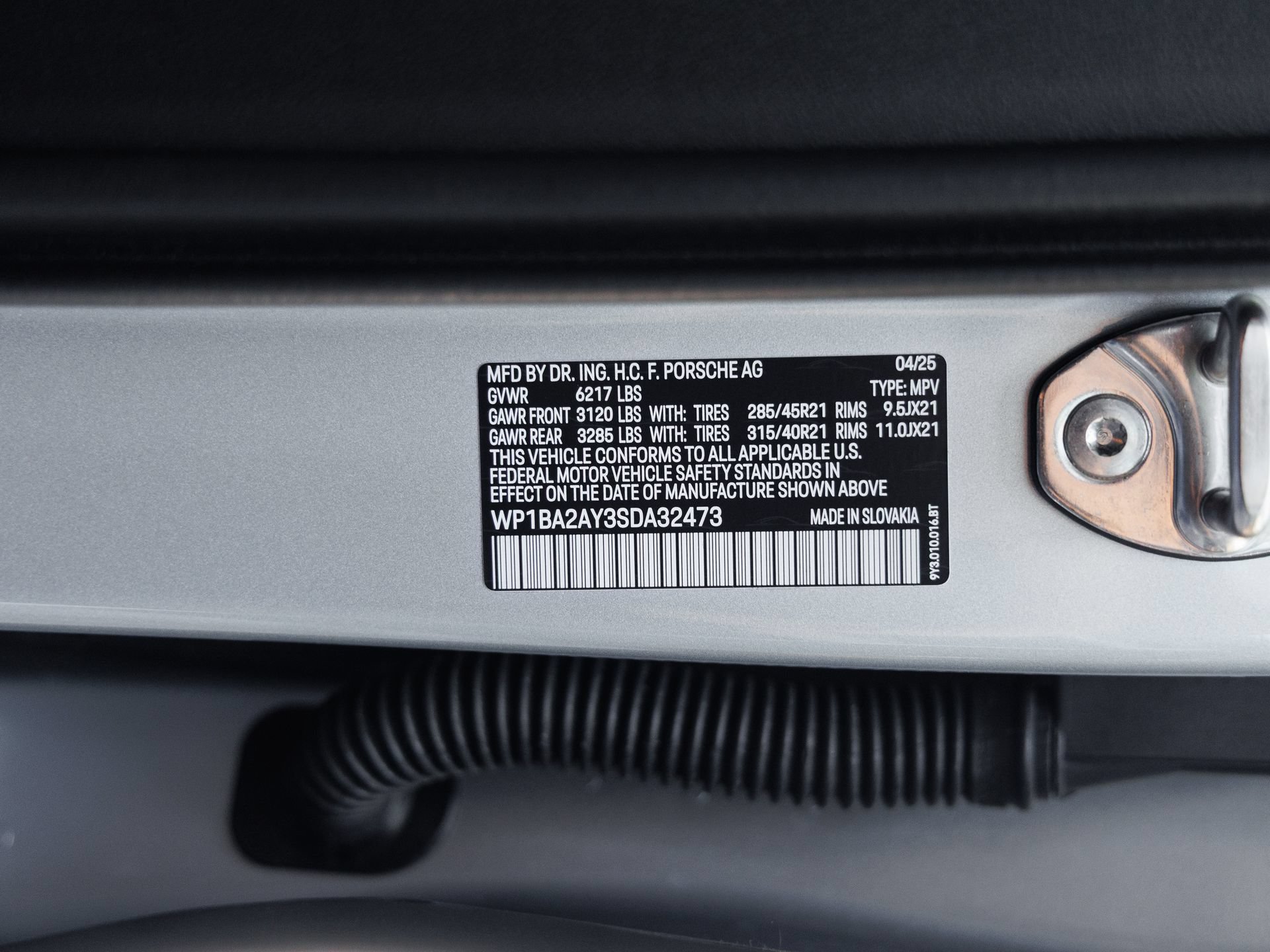 Certified 2025 Porsche Cayenne Coupe AWD/4WD image 43