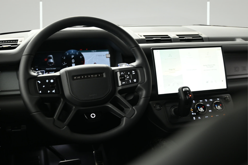 New 2026 Land Rover Defender 110 AWD/4WD image 7