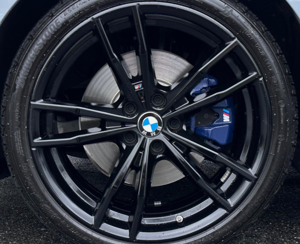 Used 2024 BMW 330i Sedan w/ M Sport Package RWD image 4