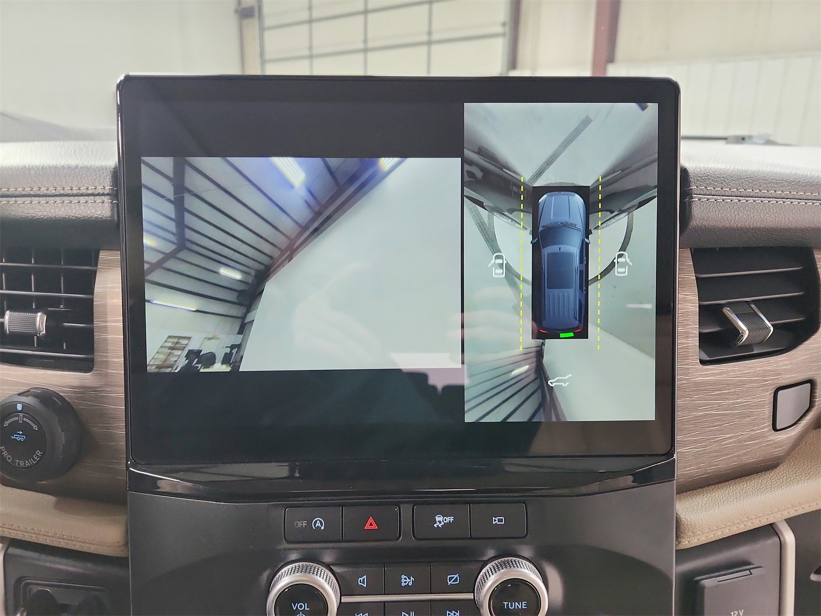 Used 2023 Ford Expedition Max Limited image 31