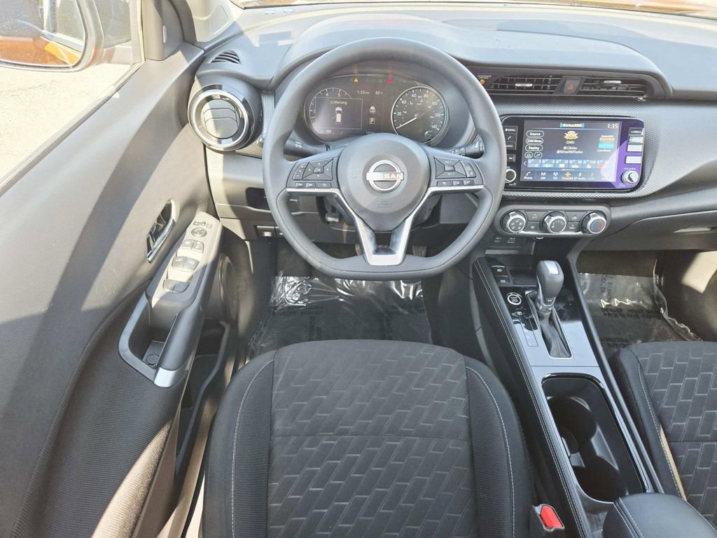 Used 2024 Nissan Kicks SV image 10