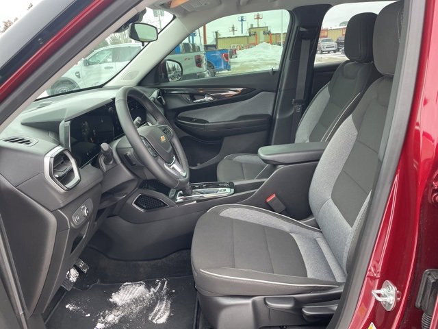 Used 2025 Chevrolet TrailBlazer LT w/ LT Cold Weather Package image 8
