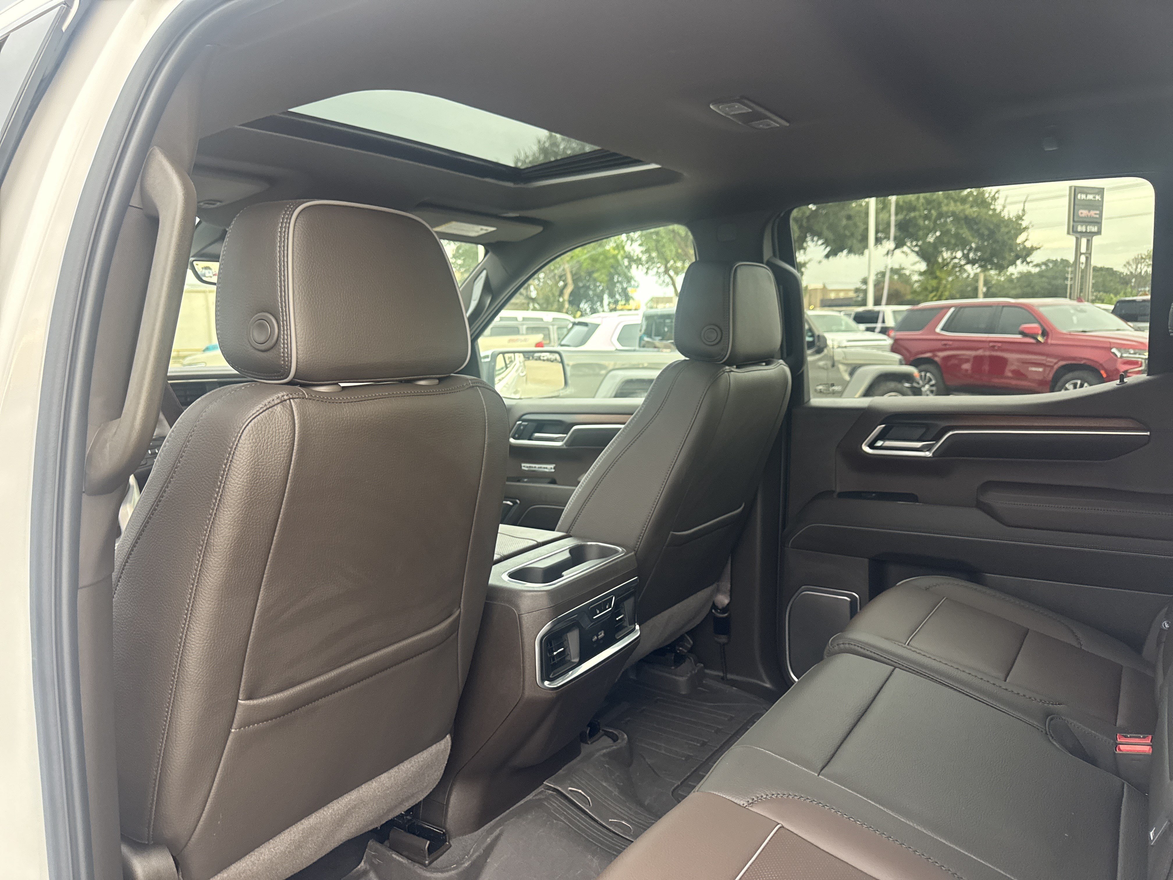 Used 2025 GMC Sierra 1500 Denali AWD/4WD image 10