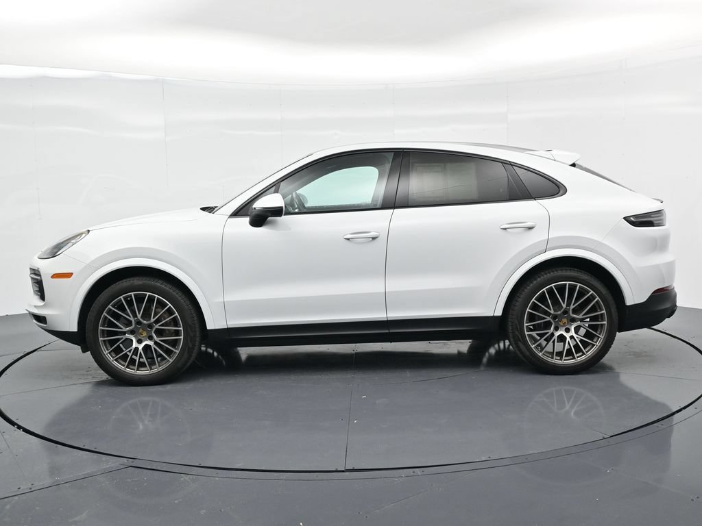 Certified 2022 Porsche Cayenne Platinum Edition AWD/4WD image 2
