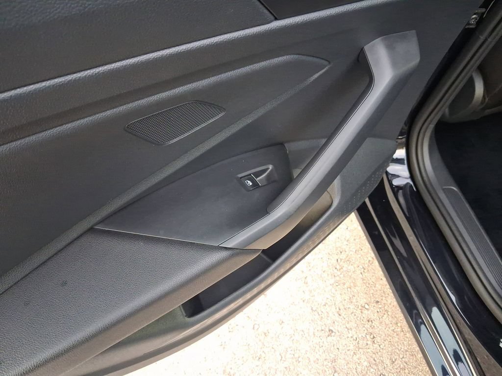 Certified 2023 Volkswagen Jetta SE FWD image 12