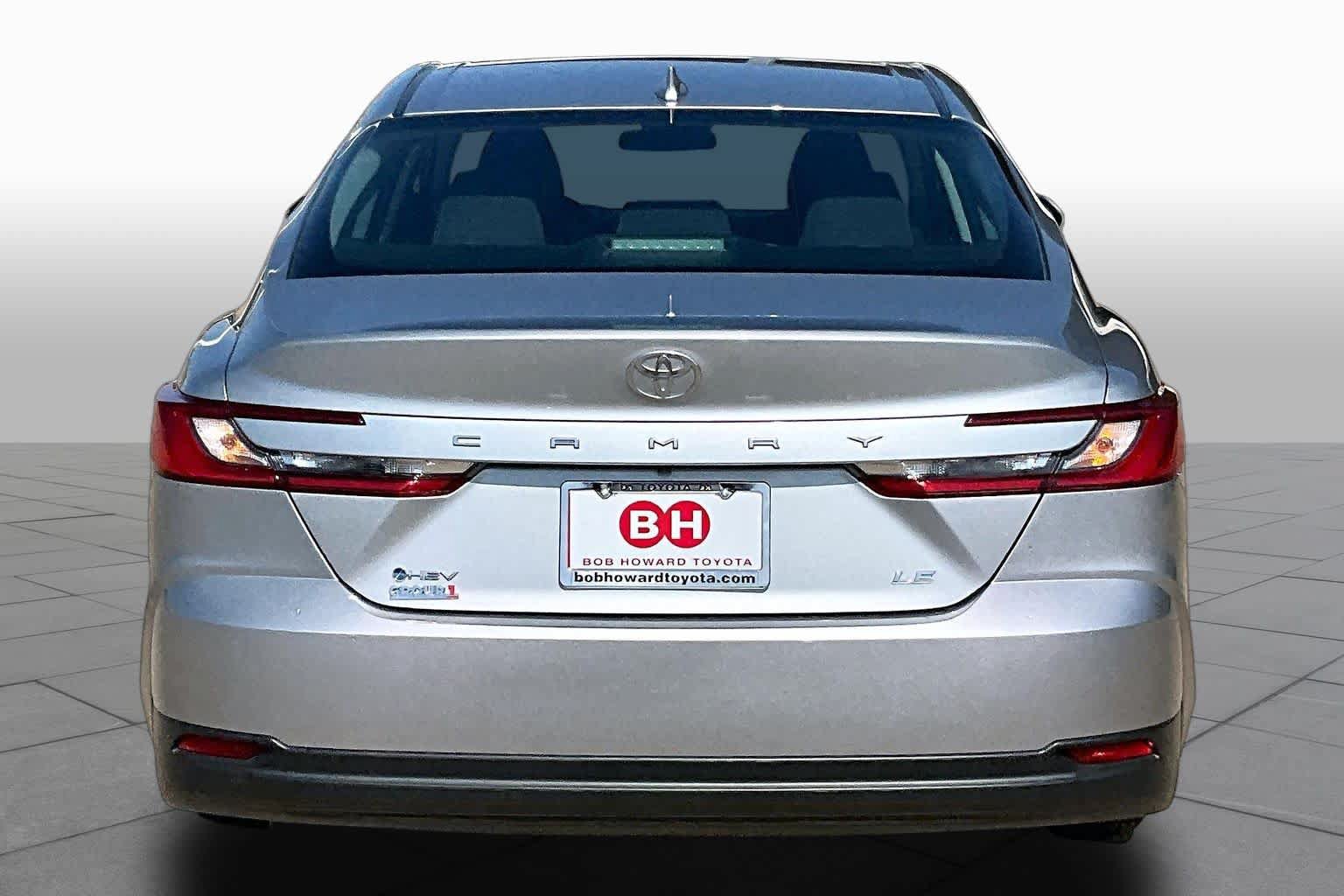 Used 2025 Toyota Camry LE FWD image 5