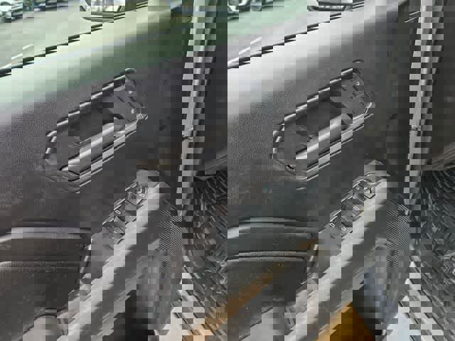 Used 2023 Chevrolet Colorado W/T image 16