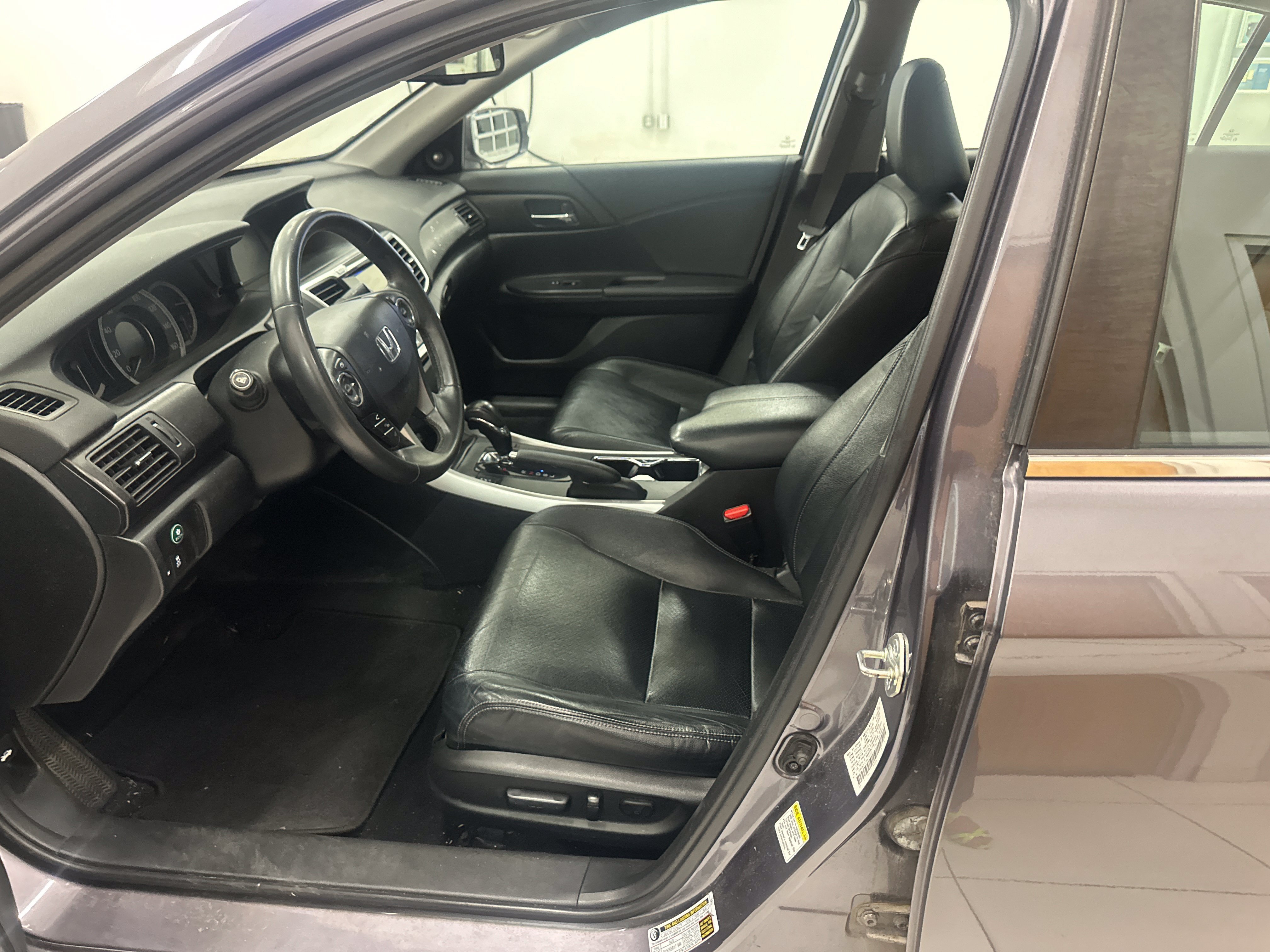 Used 2015 Honda Accord EX-L image 6